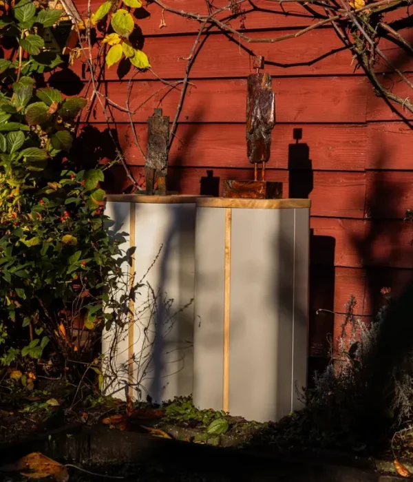 OUTGARD sokkels van metaal en hout