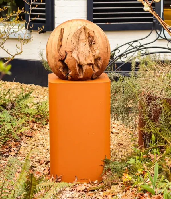 OUTGARD sokkels van metaal en hout